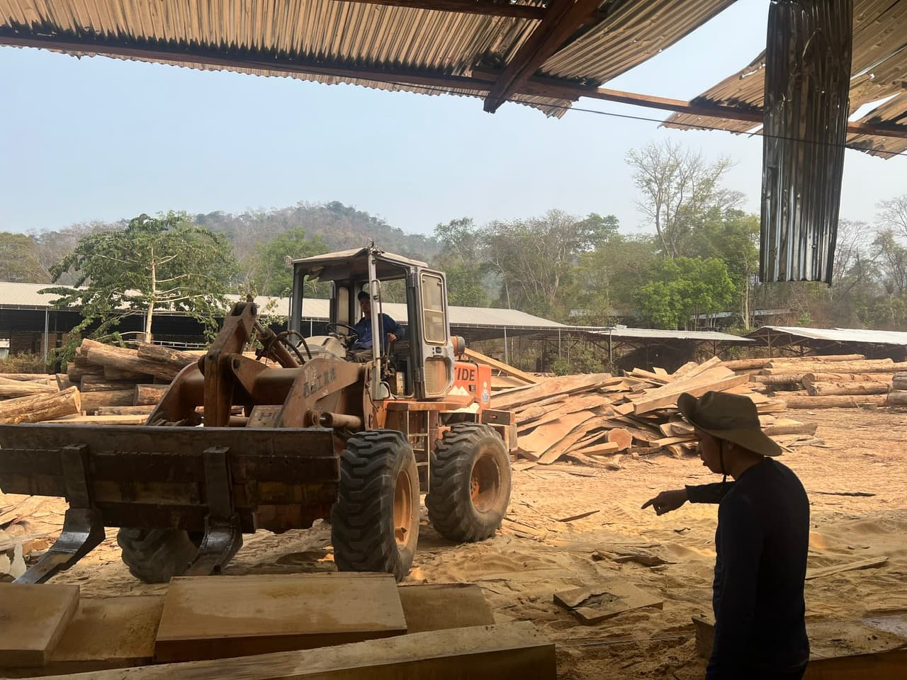 Global shipment tracking